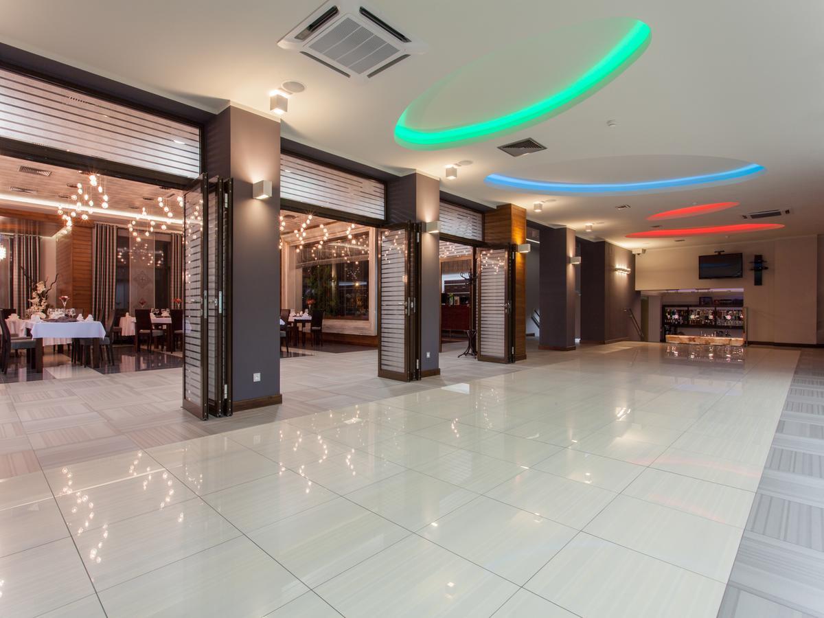 Hotel Grzegorzewski ทูชิน ภายนอก รูปภาพ