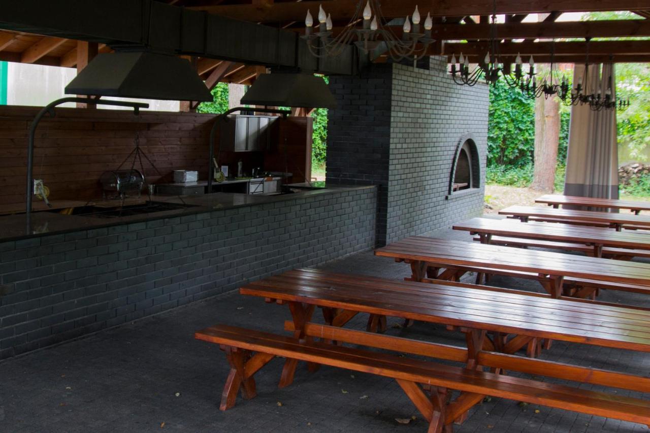 Hotel Grzegorzewski ทูชิน ภายนอก รูปภาพ